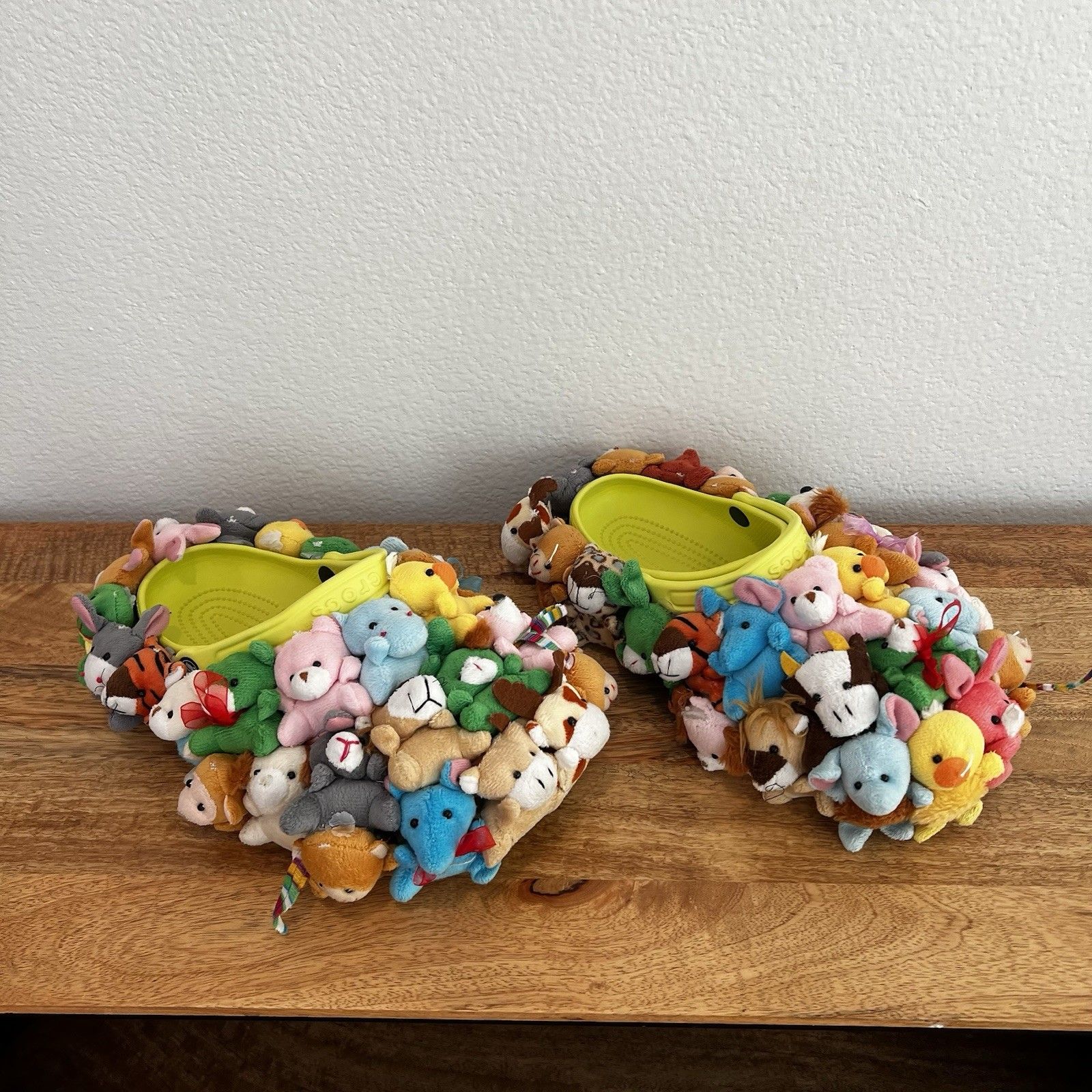 Teddy Bear Crocs Adult Sz 8m/10w Unisex Flawed Read Artsy Holidays Quirky Rare
